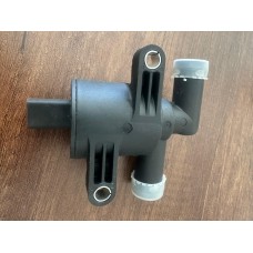 AUDI A8 EK SU POMPASI 4H0121671D